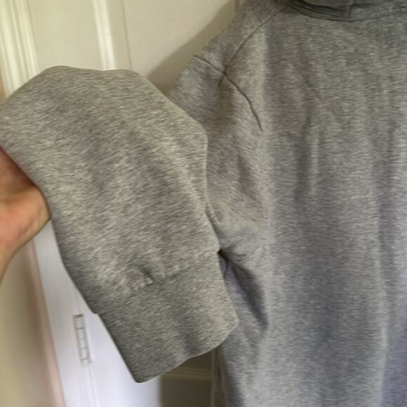 Wild Thing hoodie XL gray, Sherpa lined, hand pocket, no string on hood. - Picture 7 of 7